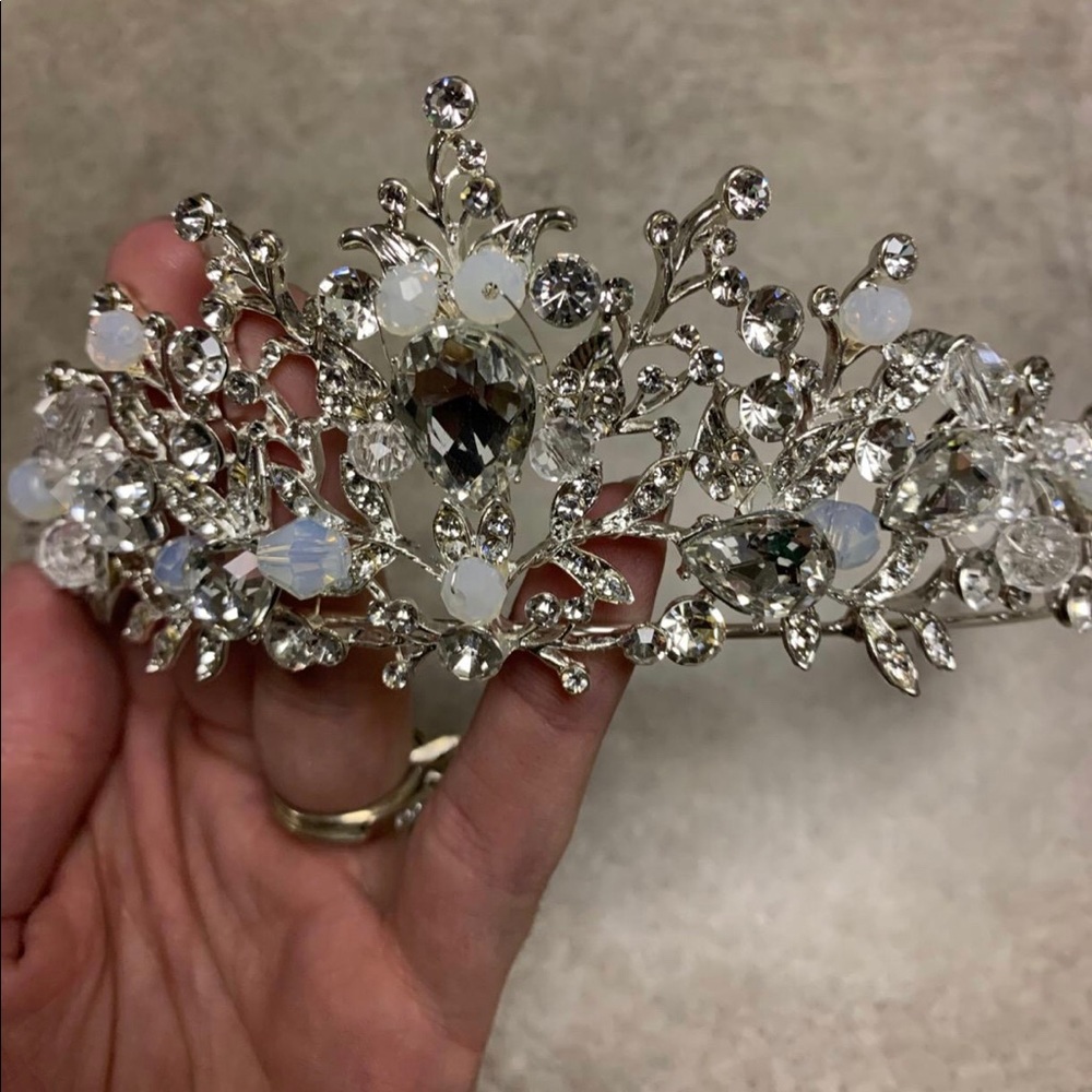 Crown Tiara - Picture 2 of 4
